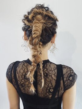 アメリ(AMELIE) 個性派ロープポニー