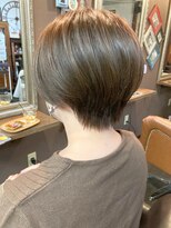 グリー ヘアープロデュース(Gree hair produce) 【丸みショート】×【グレージュ】