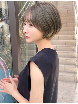 ボンドストーリー(Bond Story) 丸みショート×ロイヤルベージュ