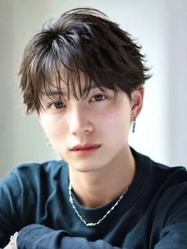 オーシャントーキョー サニー 原宿(OCEAN TOKYO Sunny) フェザーパーマセンターパートニュアンスパーマ韓国マッシュ黒髪