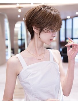 イルハバナ 渋谷(ill HAVANA) ショートヘア　小顔　オリーブグレー　大人可愛い　20代30代