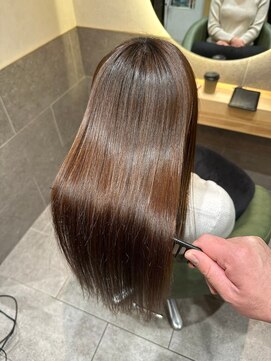 セントラル 三宮店(central) 【神戸三宮】潤いと艶を極めたプレミアム美髪ケア髪質改善