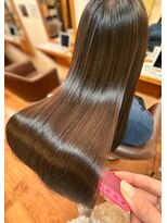 フリージア(freesia) ツヤ髪/ヘッドスパ/髪質改善トリートメント