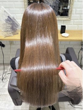 カーラ(Cara) 30代/40代/50代 アッシュブラウン × くすみブラウン