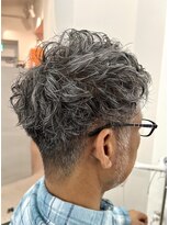 プーン(POON) 大人グレイ×ツイストパーマショート