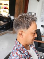 ヘアデザイン ゴドバン(Hair Design Gdobant)&nbsp;メンズ、スキンフェード、グレージュ