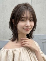 メロウ(mellow)&nbsp;透明感アッシュブラウンの大人可愛いウルフレイヤーカット♪