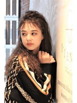 ヴィアンカ(Vianca) ルーズウェーブ