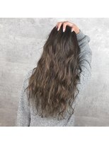 アンダーバーホワイト 天王寺阿倍野店(_WHITE)&nbsp;外国人ウェーブ_ハイライト_モノトーンアッシュ_モテ_ロング