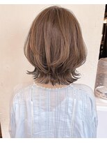 ティーシェル(TIECHEL)&nbsp;小顔イメチェン、ブルーグレージュカラーくびれレイヤーボブ