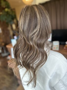 アンカーウェリナ(ANCHOR welina) 『stylist渡邊』脱白髪染めハイライト