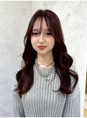 シースルー前髪の韓国風くびれヘア　レッドブラウンカラー