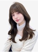透明感抜群グレージュカラーとふんわりレイヤーカット