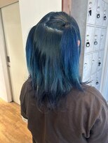 ヘアリゾート粋 新宿三丁目本店 色持ち◎デザインカラーブルー