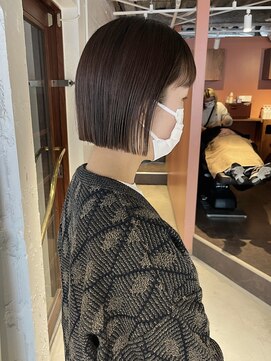 コフィー バイ メルト 吉祥寺(cofy by melt) 【三ツ井純】20代切りっぱなしボブ ミニボブ 透明感カラー 暗髪