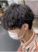 メンズパーマ波まきパーマセンターパートメンズマッシュウルフ