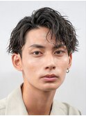 センターパートウルフカットツイストスパイラルパーマゆるめ黒髪