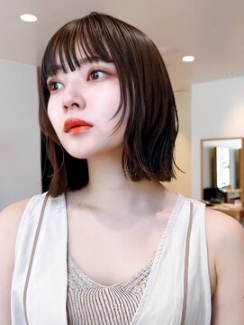 セイドット リー(Say. Ree) Say.切りっぱなしボブ外ハネボブアッシュブラック暗めカラー青山