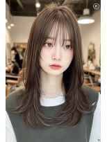 ノイエ 原宿 北参道(NoIE) ミディアムレイヤーバタフライカットハッシュカットダークグレー