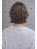 リトマス 二子玉川(litmus)&nbsp;二子玉川/白髪ぼかし/艶ボブ/ウォームベージュ/顔周りカット