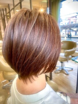 ビゼン 東伏見本店(hair make BIZEN) ショートボブ+白髪ぼかしカラー