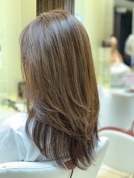 クオリス 上板橋店(QUALIS) 30代40代 大人女子前上がりレイヤーストレート/アッシュベージュ