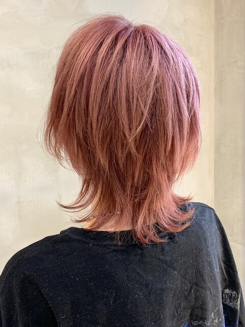 大人かわいいピンクグレージュくびれヘアミディアムボブルフ