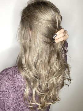 シカ 神戸三宮元町店(Cica) 神戸三宮元町　ミルクティーベージュカラー　ハイトーンカラー