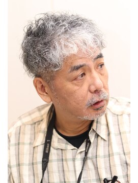 ヘアーアンドグルーミング ヨシザワインク(HAIR&GROOMING YOSHIZAWA Inc.) 60代以上の方でもカッコいいグレーヘアーツーブロックパーマ