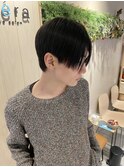 メンズナチュラルストレートセンターパートスタイル