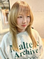 シロ(shiro)&nbsp;ウルフカット/ハイトーン