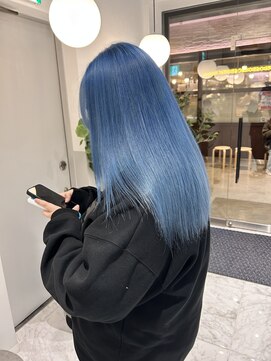 サロウィンフレンテ 新宿三丁目(SALOWIN Frente) ブルーヘア