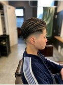 スペインカールブルーブラックフェザーパーマセンター分け