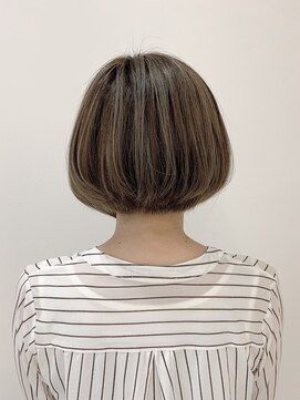 アフロディーテ 泉中央店(Aphrodite) フルハイライト☆外国人風前下がりボブ