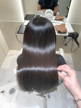 エレノア 四条烏丸店(Eleanor) 【山地】ダメージを抑えて艶感アップ！髪質改善カラー