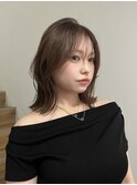 ミディアムレイヤーくびれヘアヘーゼルグレージュベージュ