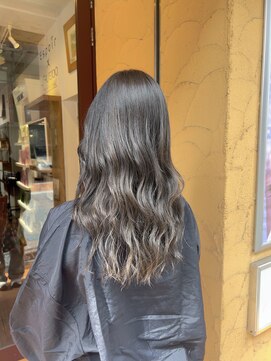 ループ バイ エスポワール(LoooP by Espoir) 透明感抜群なスモーキーグレー