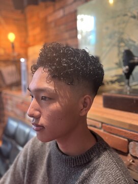 スキンフェードツーブロック刈り上げジェットモヒカンマンバン