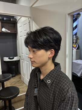 クロムトウキョウ ザ バーバー 新宿本店(CHROM TOKYO the Barber) ニュアンスセンターパート