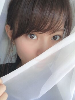 ポワソンブル(Poisson Bleu)の写真/【透明感エドルカラー導入】白髪を隠すから「活かす」へ。赤みを抑えた艶色で、品のある大人髪に。