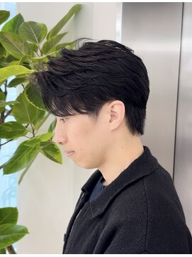 オン(on.) 刈り上げナチュラルなセンターパート