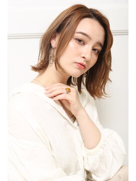 クラッチ ユニ(CLUTCH uni) くびれミディナチュラルワンカールボブe5