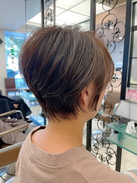 ミーティア バイ クアトロ(Meteor By QUATRO) 大人ショートボブ☆
