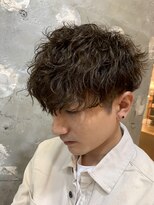 アカ(ACA)&nbsp;メンズカットパーマ波巻ツイストスパイラルパーマ札幌大通