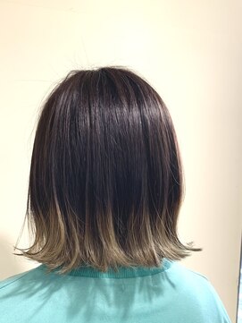 アズール 草加(azule) 切りっぱなしボブ×外ハネ