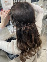 シピ(chipie)&nbsp;編み込みハーフアップ