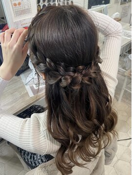 シピ(chipie) 編み込みハーフアップ