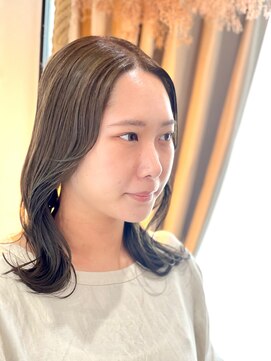 エカキラナ(eka kiranah) くびれミディアムスタイル!