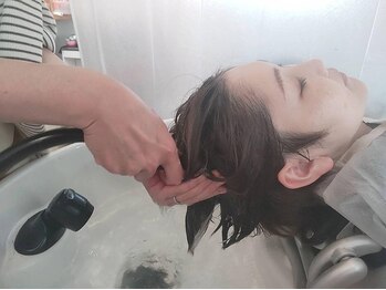 ヘアーズ ブルーヘブン(HAIR'S BLUE HEAVEN)の写真/【平日限定クーポンあり】当店人気メニューをお手頃に体験☆女性stylistメインで大人女性に人気のサロン♪
