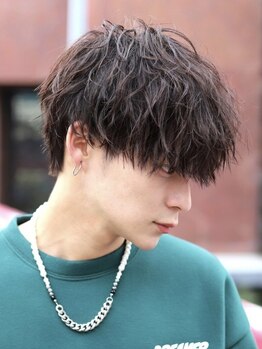 メンズフィール 南森町(MENS FEEL)の写真/無造作の質感の《ツイストスパイラルパーマ》や色気のある定番《ニュアンスパーマ》《波巻パーマ》が人気！